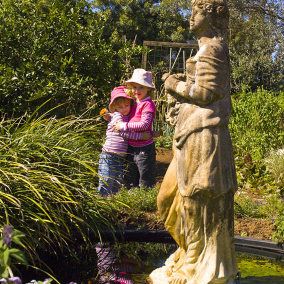 Children-in-Potager